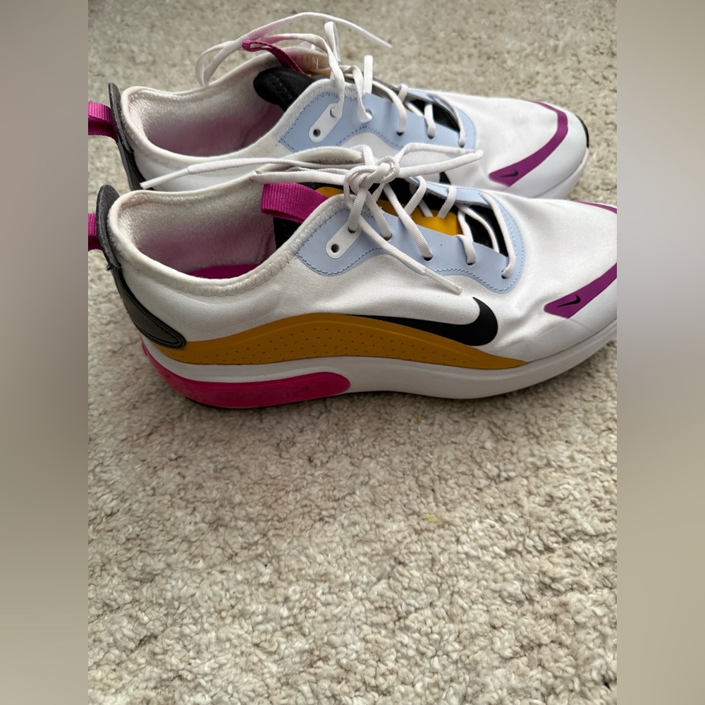 Nike Air Max Dia Women's casual sneaker in the "White Pollen Rise" colorwa 8,5 - Picture 2 of 8